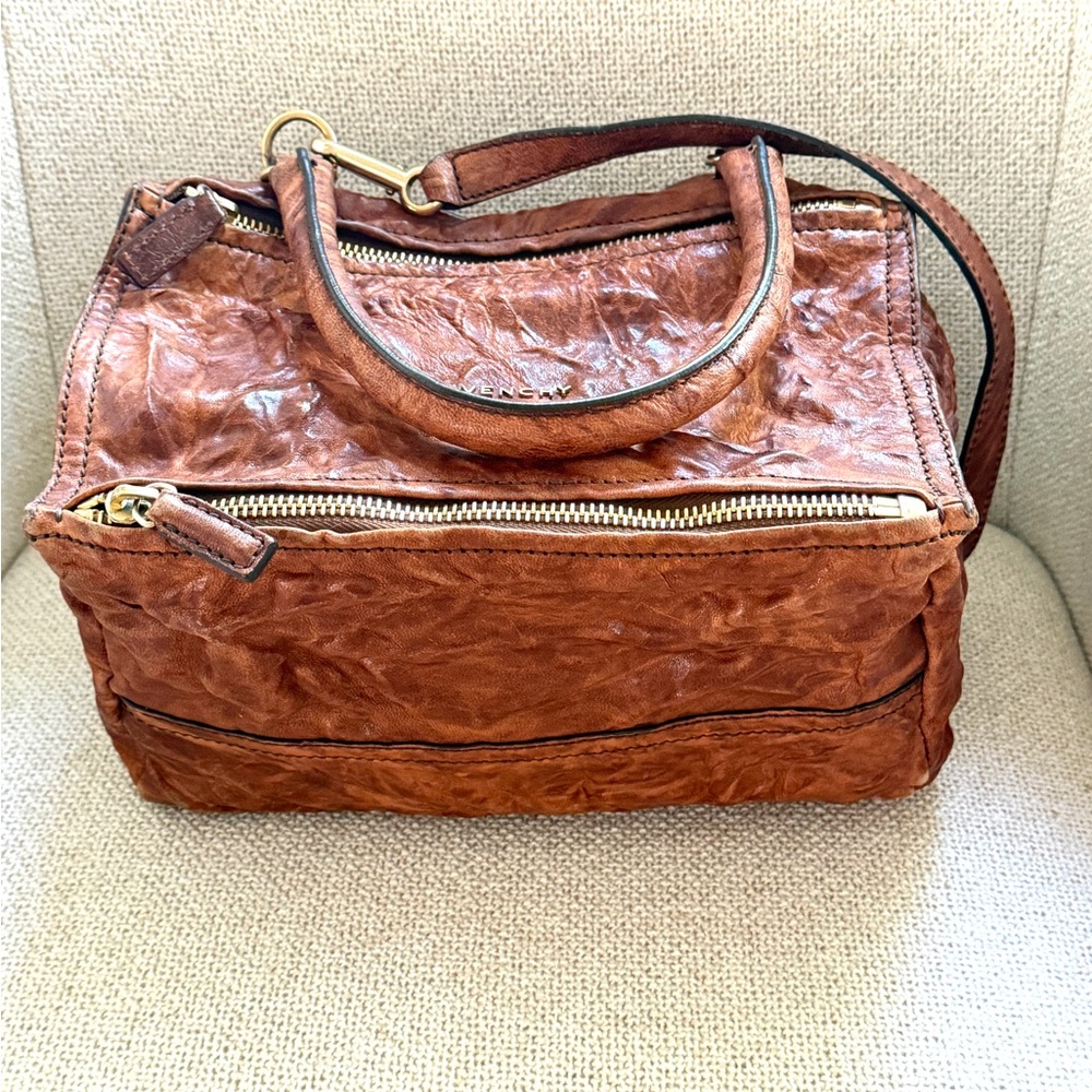 Givenchy Small Pepe Pandora tumbled sheepskin bag in Cigare - Picture 3 of 16